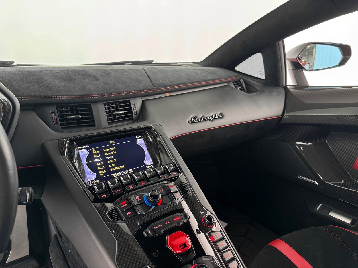 Used 2016 Lamborghini Aventador LP 750-4 Superveloce image 20