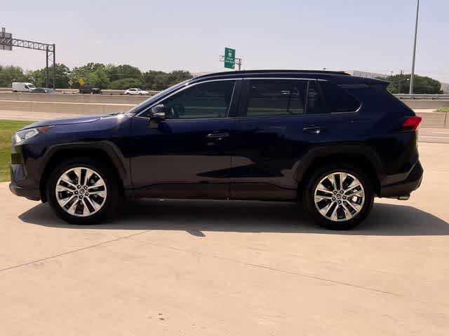 Used 2021 Toyota RAV4 XLE Premium FWD image 4
