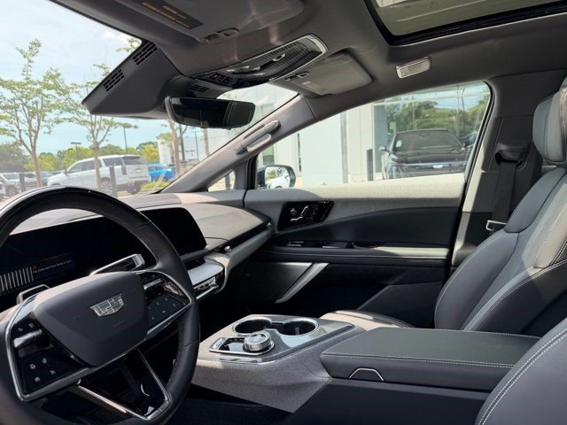 Certified 2025 Cadillac Optiq Sport 2 w/ LPO, Floor Liner Package AWD/4WD image 13