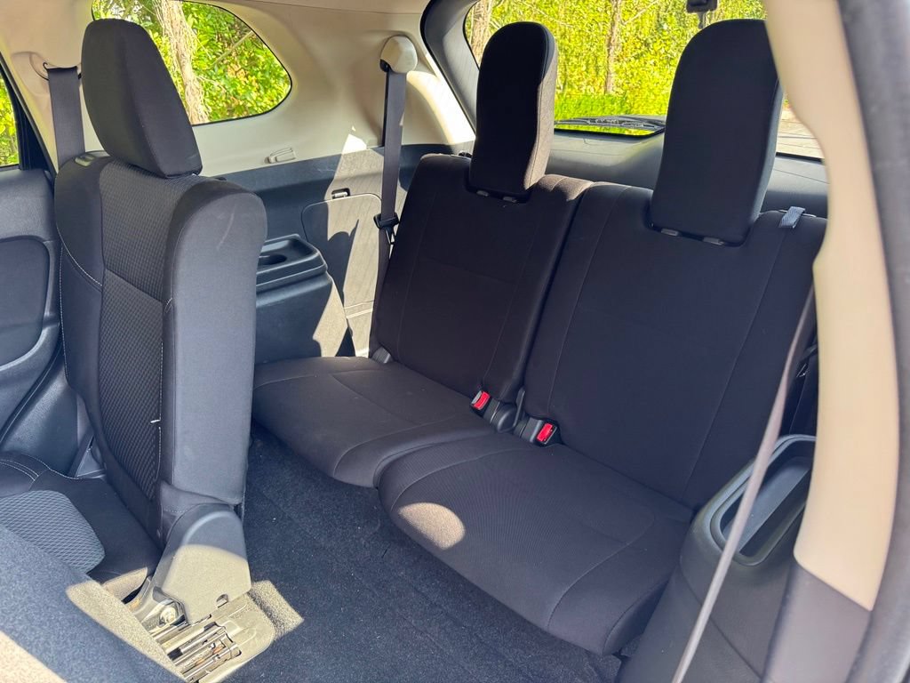 Used 2020 Mitsubishi Outlander ES AWD/4WD image 18