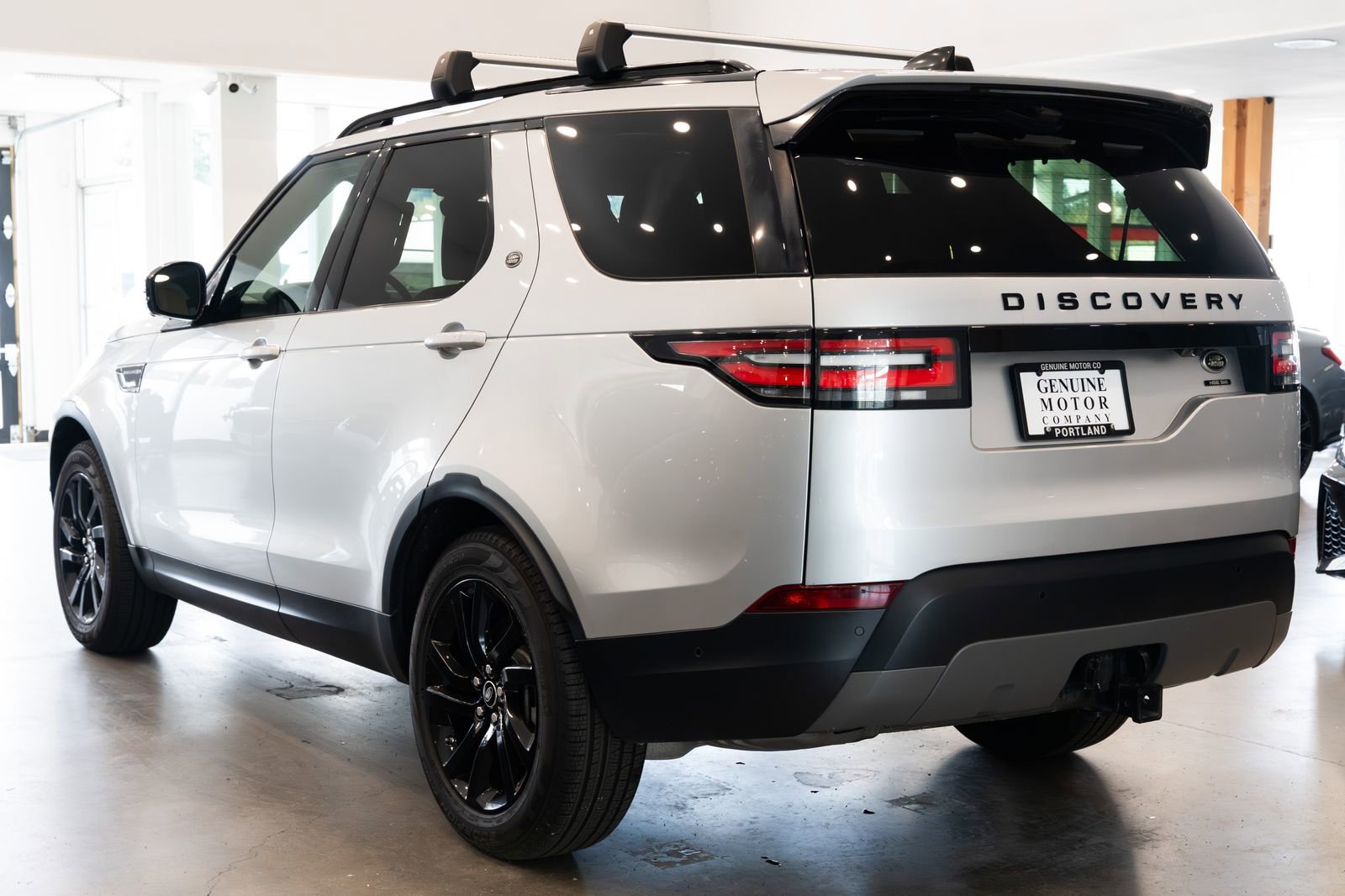 Used 2018 Land Rover Discovery HSE Luxury AWD/4WD image 6