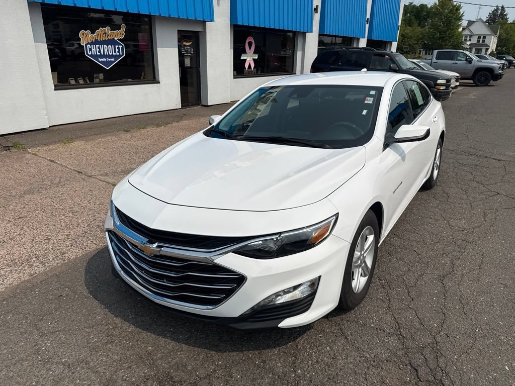 Used 2024 Chevrolet Malibu LT FWD image 3