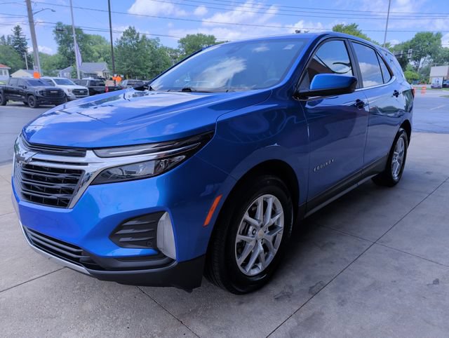 Used 2024 Chevrolet Equinox LT w/ LPO, Cargo Package FWD image 2