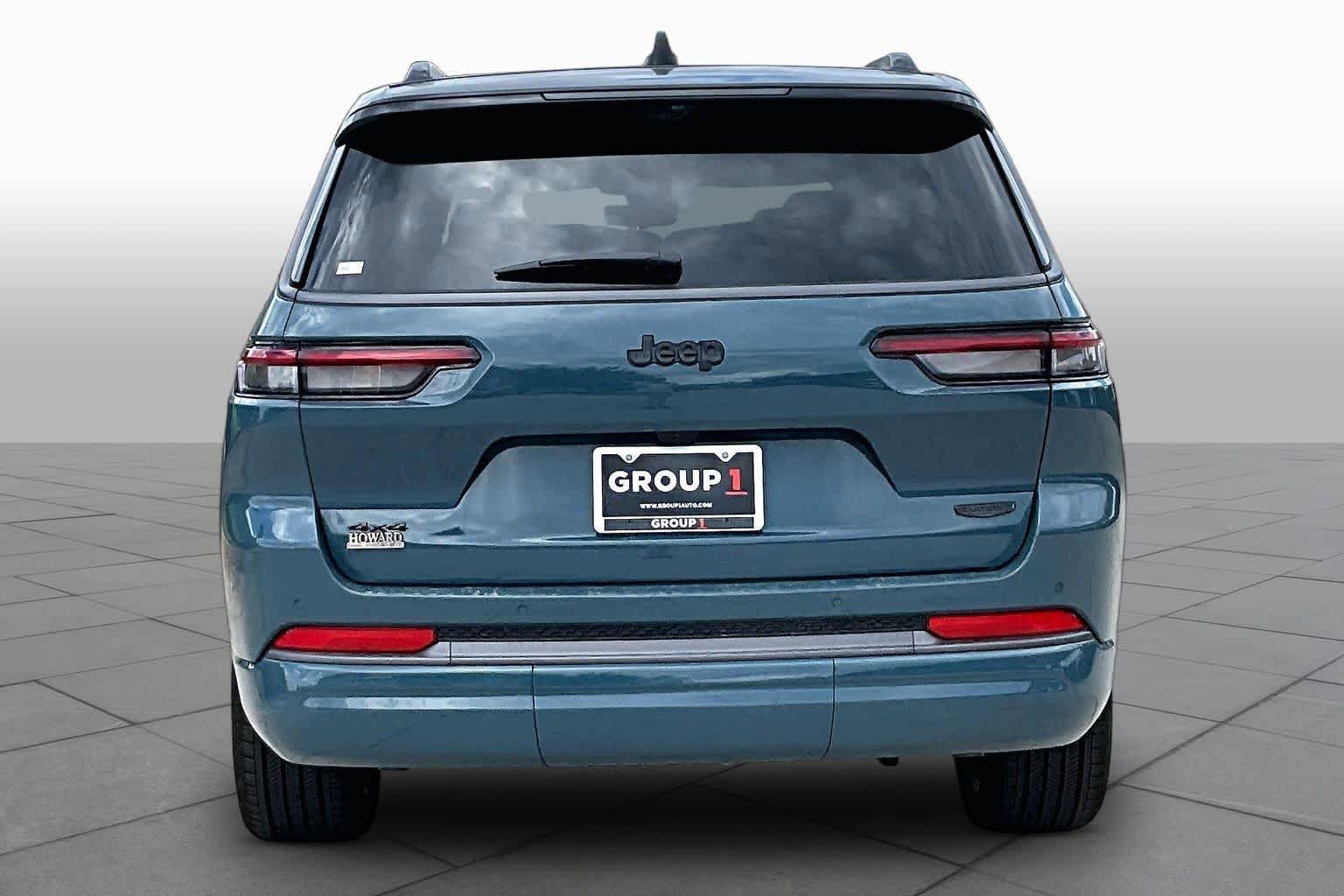 New 2026 Jeep Grand Cherokee L Summit w/ Obsidian Package AWD/4WD image 4