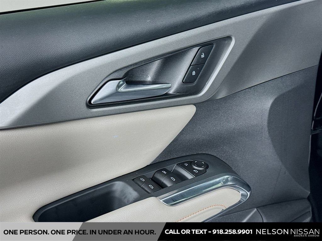 Used 2026 Chevrolet Traverse LT AWD/4WD image 18