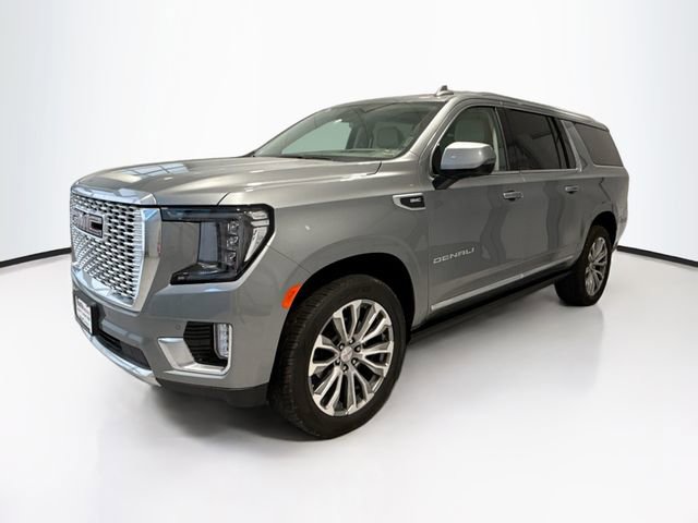 Used 2023 GMC Yukon XL Denali image 3