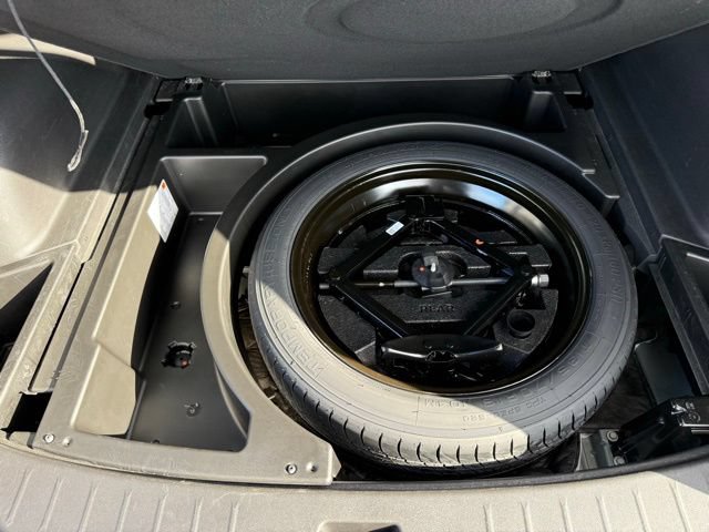 Used 2025 Chevrolet Blazer LT FWD image 25