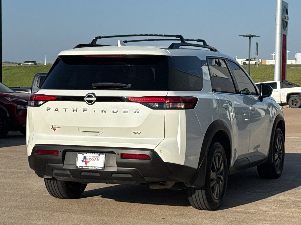 Used 2023 Nissan Pathfinder SV image 9