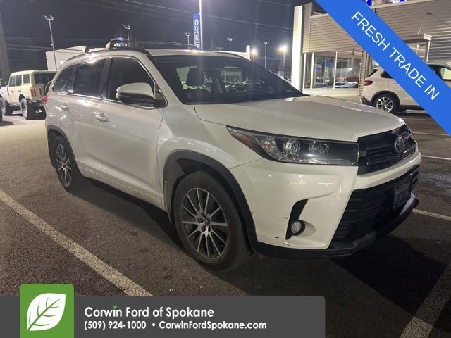 Used 2017 Toyota Highlander SE