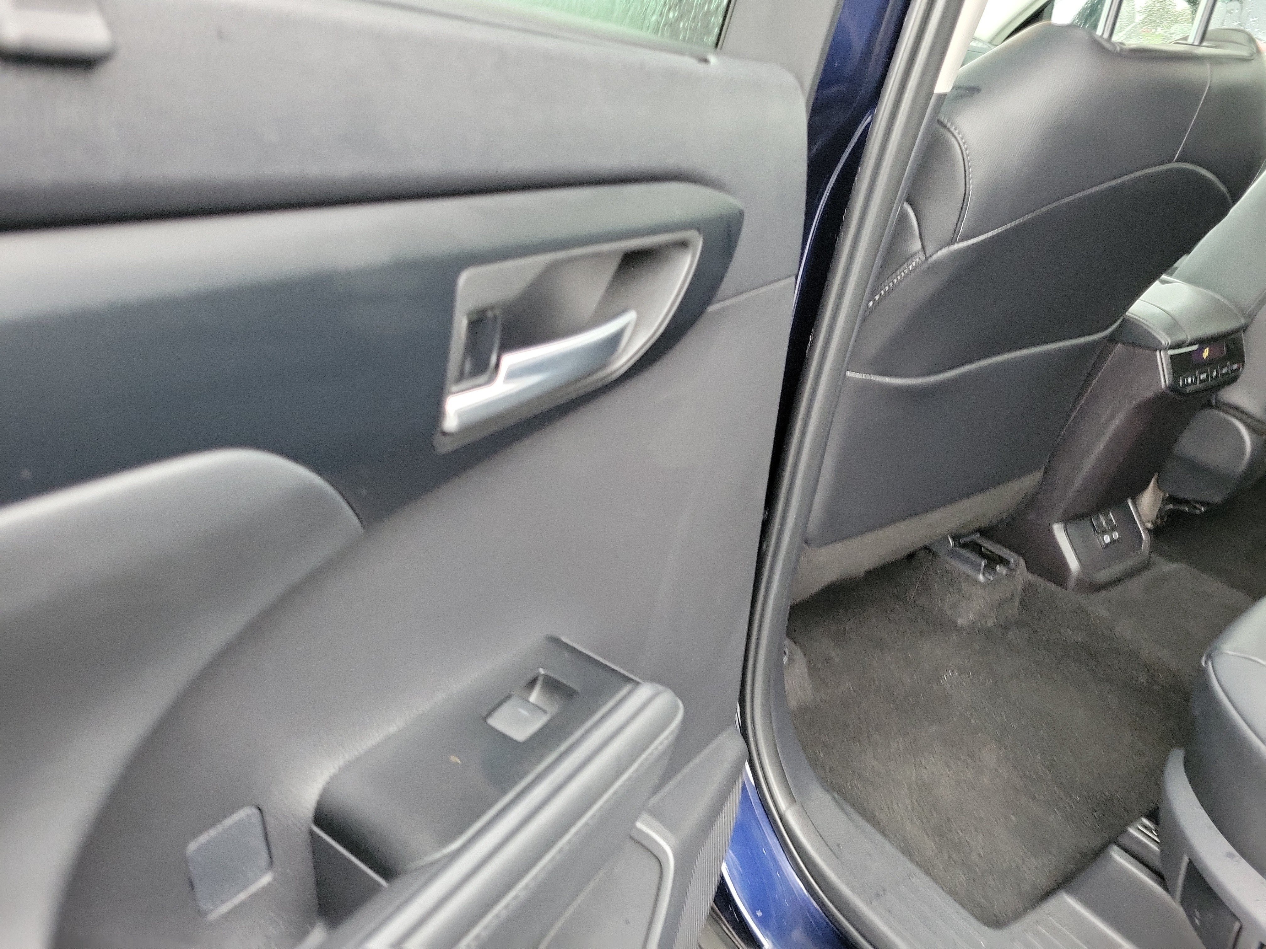 Used 2026 Toyota Highlander XLE AWD/4WD image 13