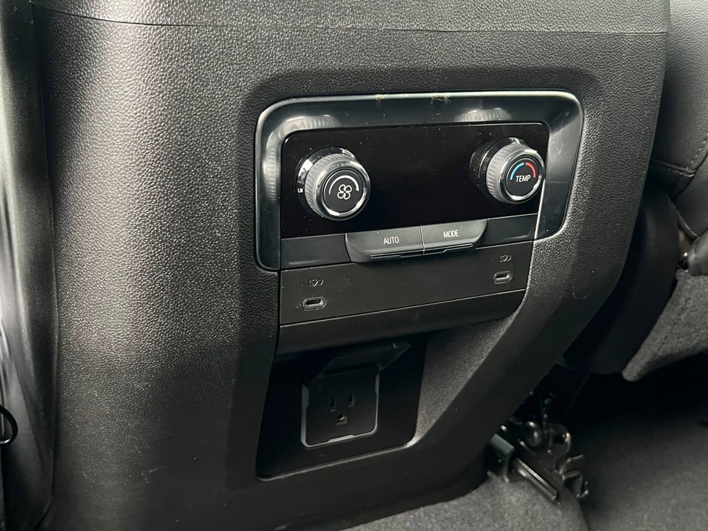 Used 2025 Chevrolet Tahoe LT image 12