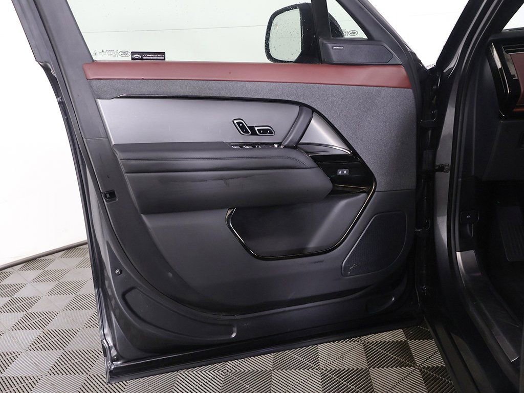 Used 2023 Land Rover Range Rover Sport SE Dynamic image 25