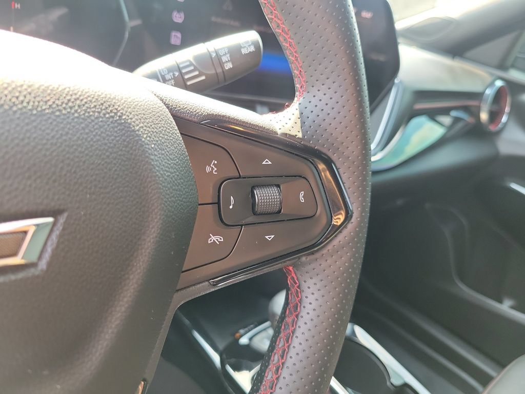 Used 2025 Chevrolet Trax RS w/ Sunroof Package FWD image 29