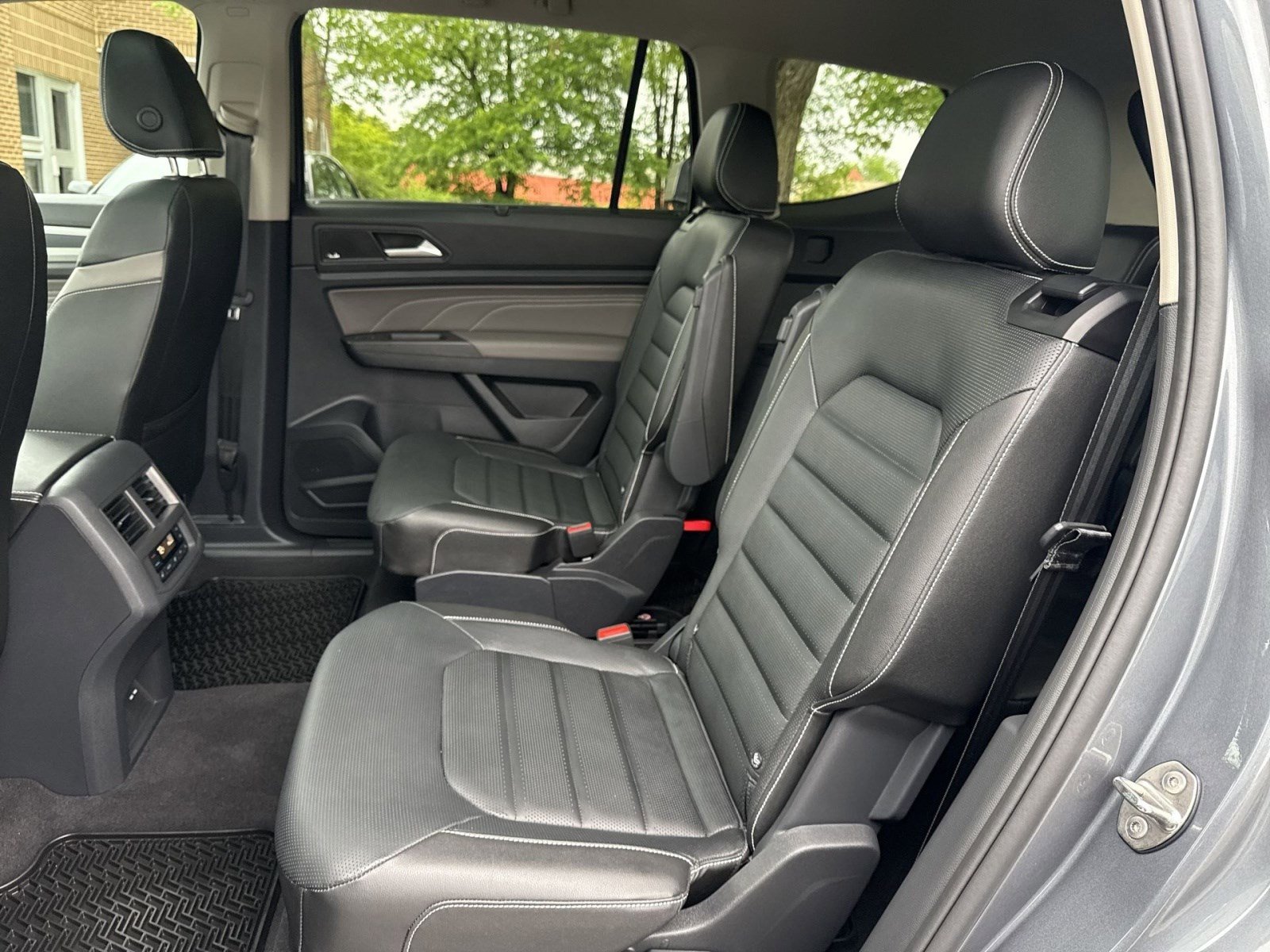 Used 2023 Volkswagen Atlas SEL Premium AWD/4WD image 22