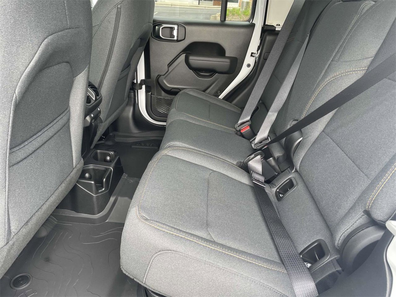 New 2025 Jeep Gladiator Sport image 28