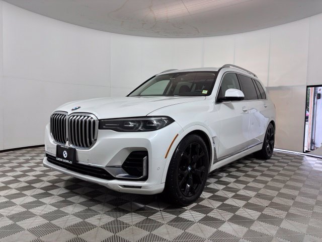 Used 2022 BMW X7 xDrive40i w/ Executive Package AWD/4WD image 3