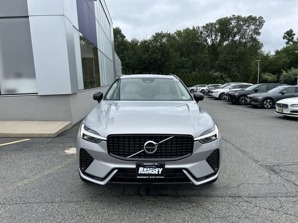 Certified 2024 Volvo XC60 T8 Plus w/ Climate Package AWD/4WD image 3