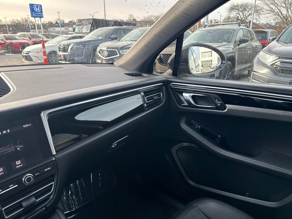 Used 2019 Porsche Macan Base image 30