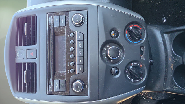 Used 2015 Nissan Versa SV FWD image 19