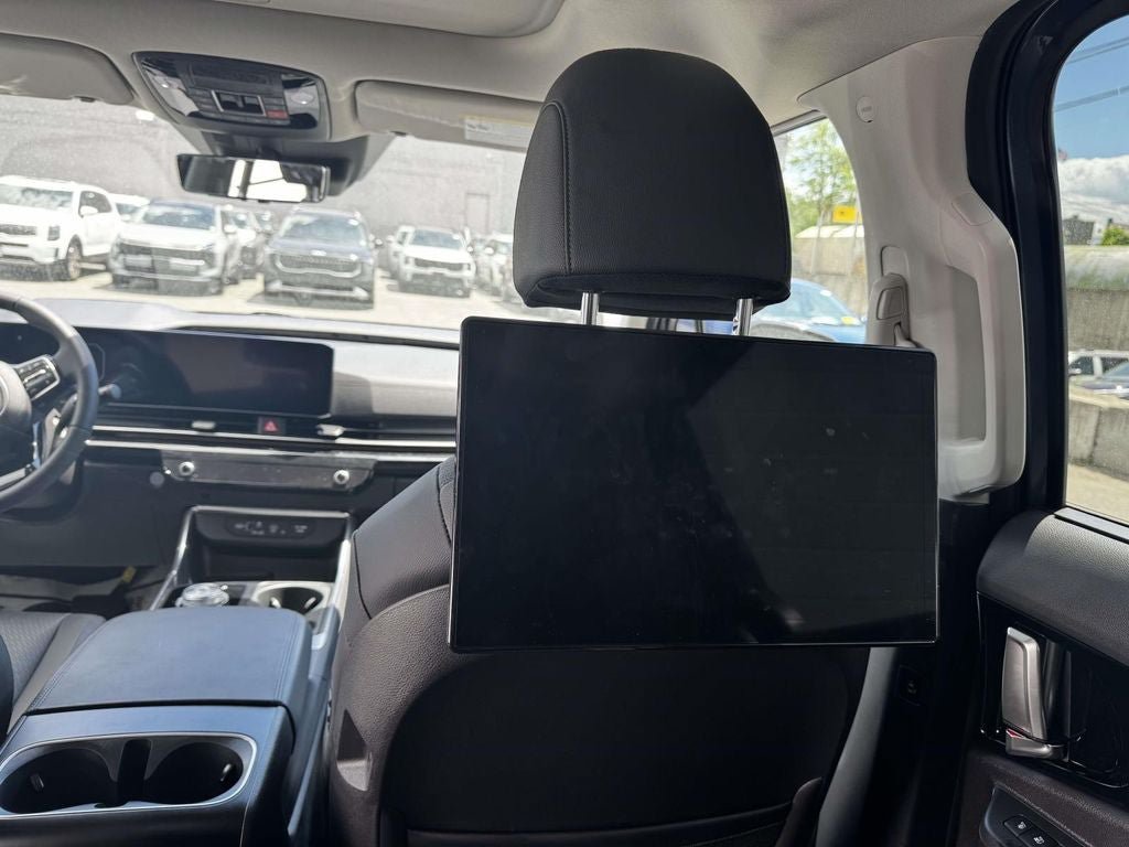 Certified 2025 Kia Carnival SX Prestige FWD image 11