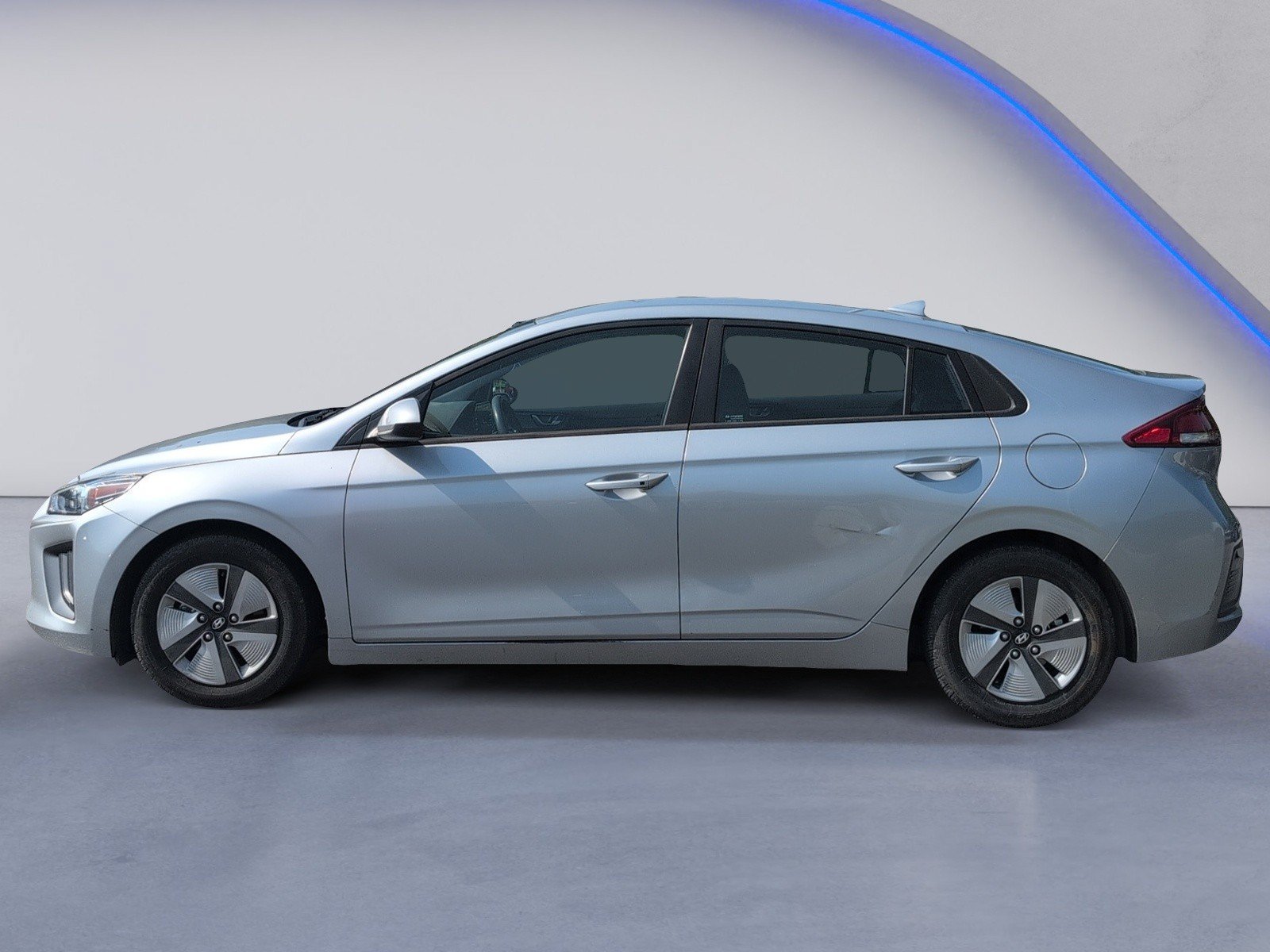 Used 2022 Hyundai Ioniq Blue FWD image 3