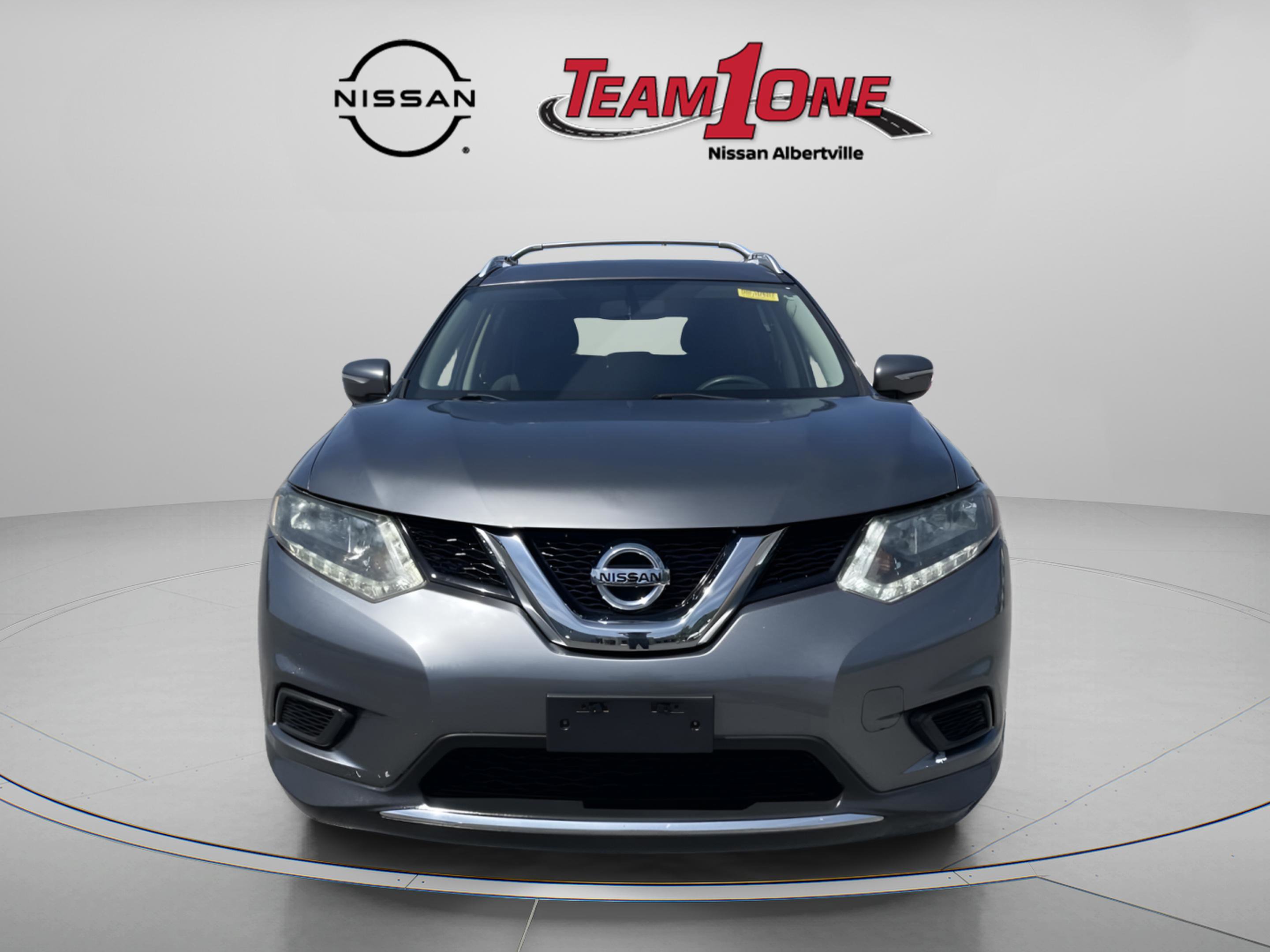 Used 2015 Nissan Rogue SV FWD image 2