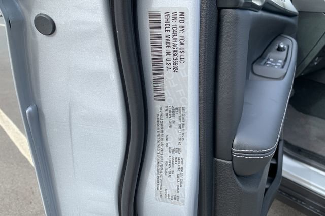 New 2025 Jeep Grand Cherokee Altitude image 44