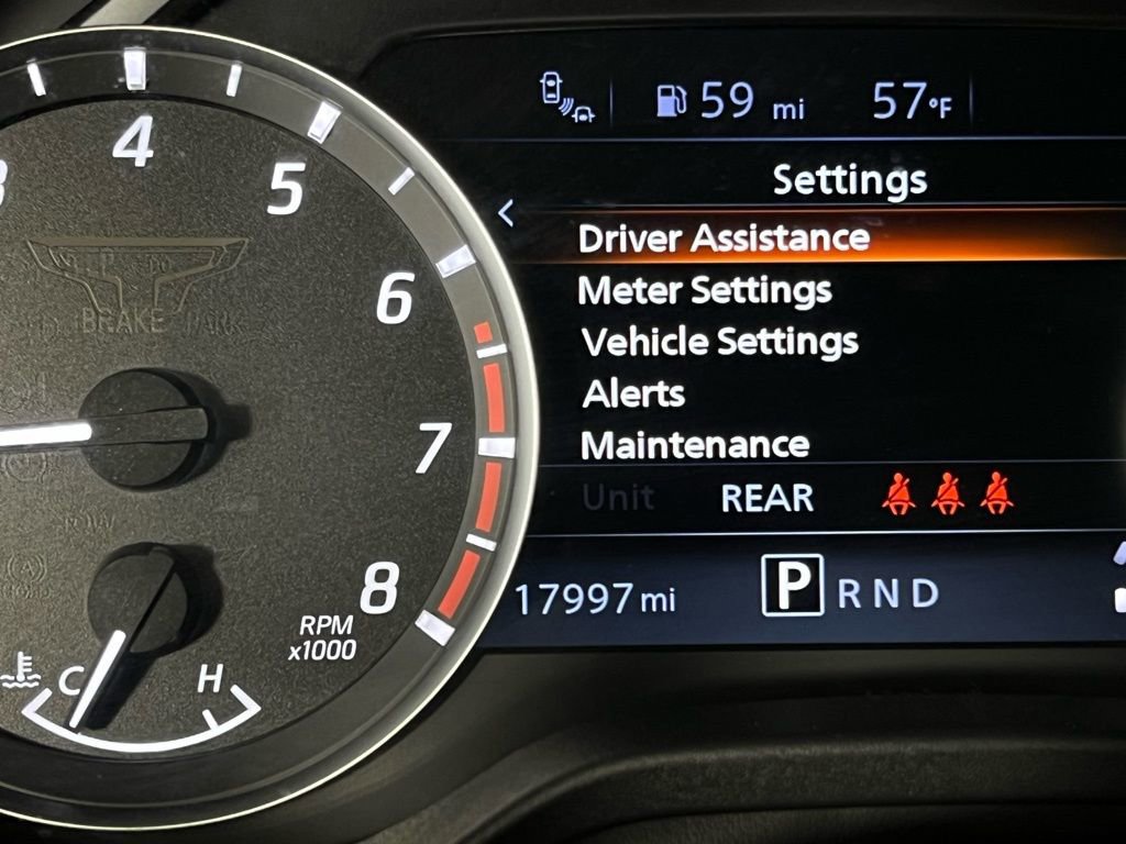 Used 2024 Nissan Titan SV w/ SV Convenience Package image 17