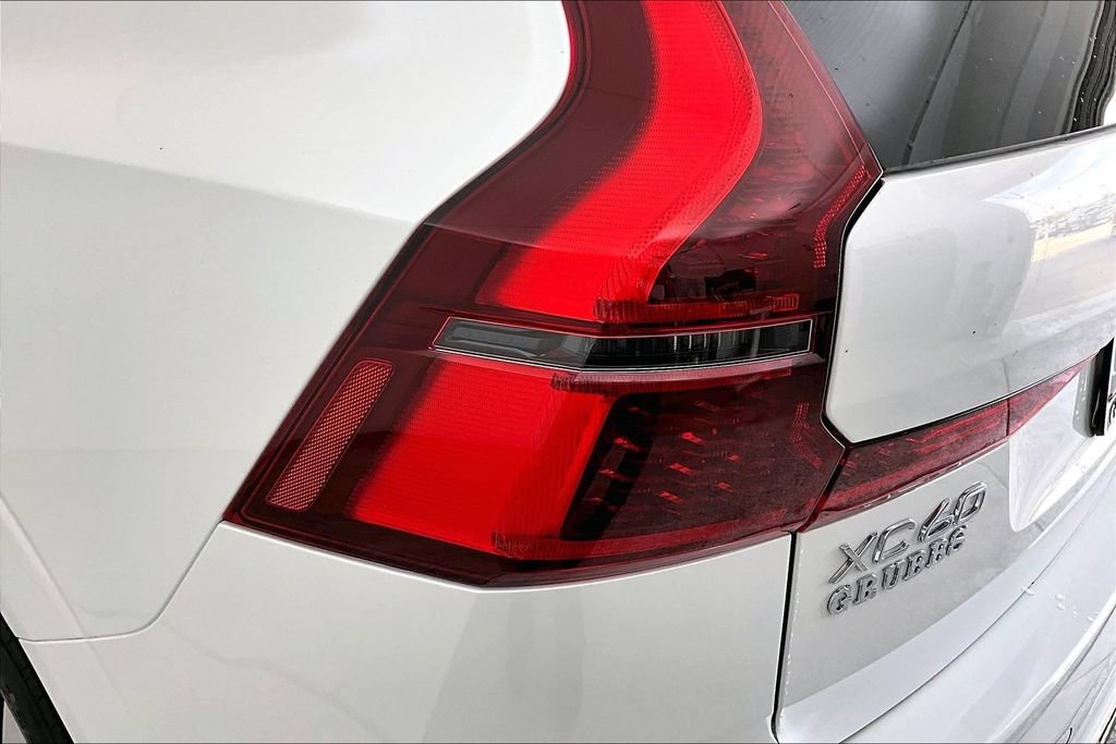 New 2026 Volvo XC60 B5 Core w/ Climate Package AWD/4WD image 30