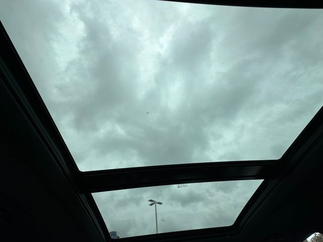 Used 2024 Cadillac XT6 Sport w/ Technology Package image 21