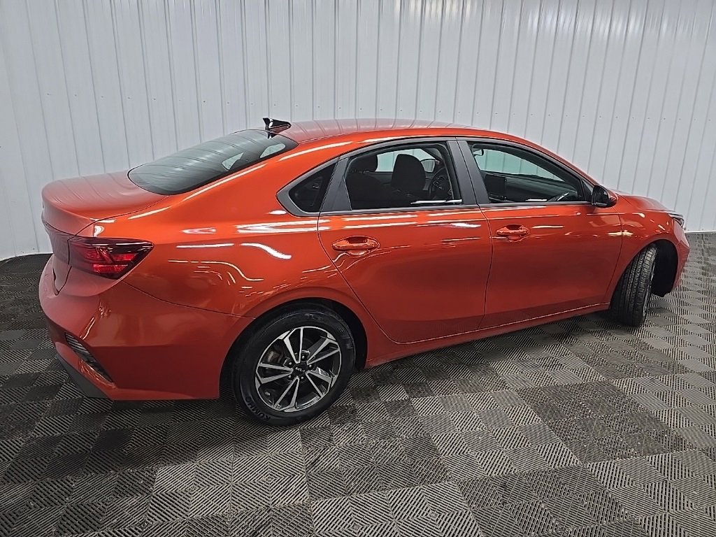 Used 2023 Kia Forte LXS image 3