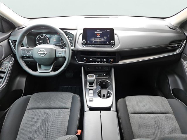 Certified 2025 Nissan Rogue SV FWD image 22