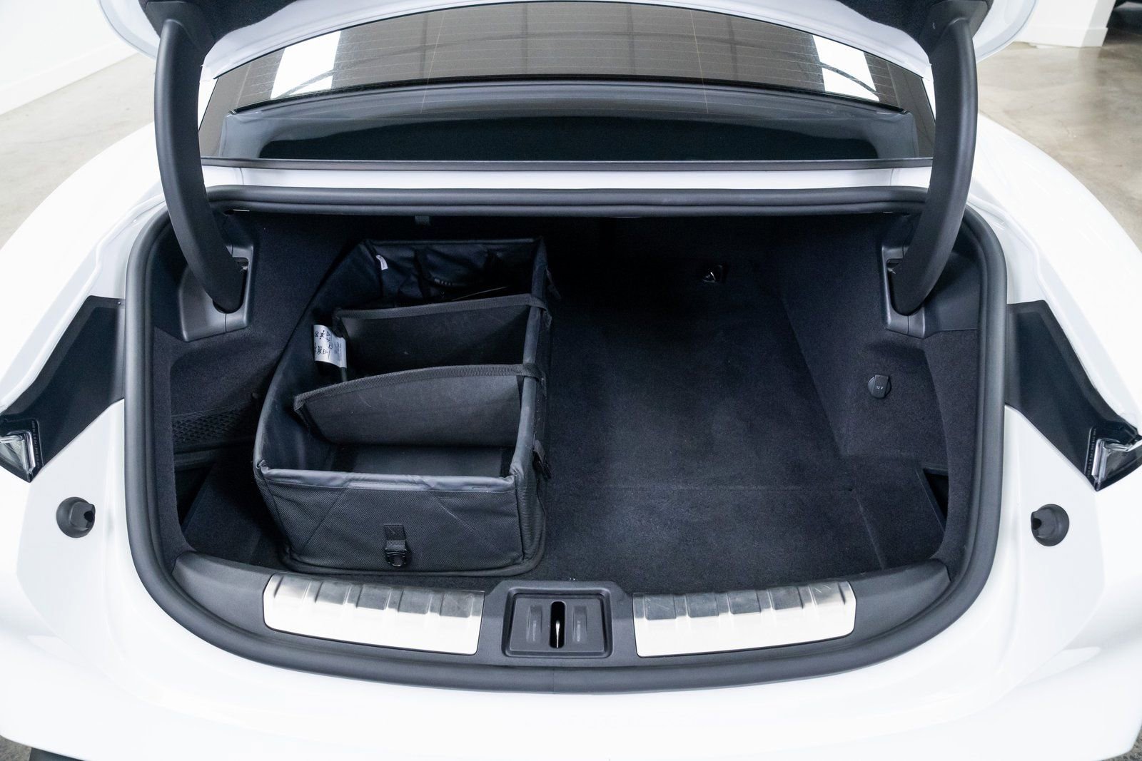 Used 2022 Porsche Taycan 4S image 8