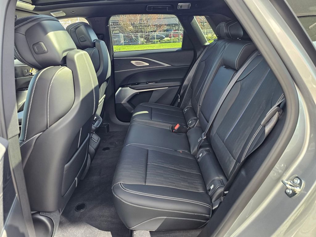 New 2026 Cadillac Lyriq Signature Sport image 16