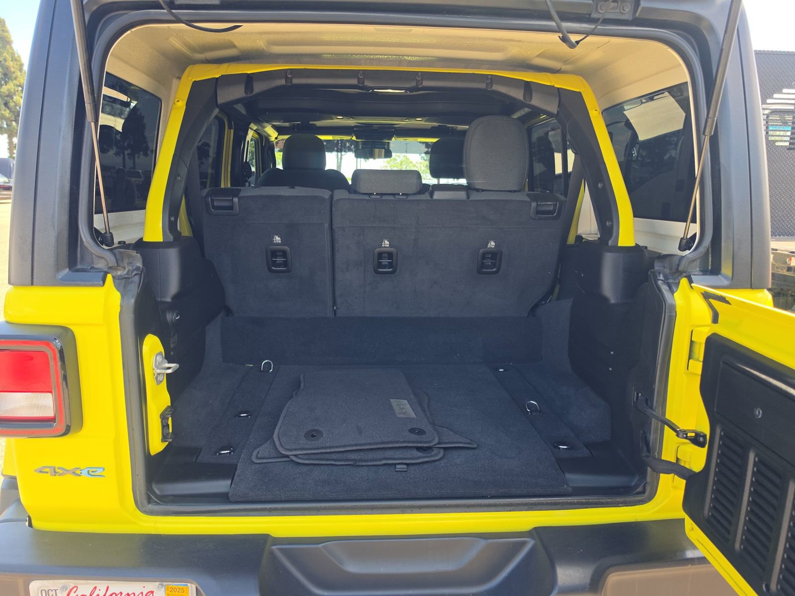 Used 2024 Jeep Wrangler Unlimited AWD/4WD image 18