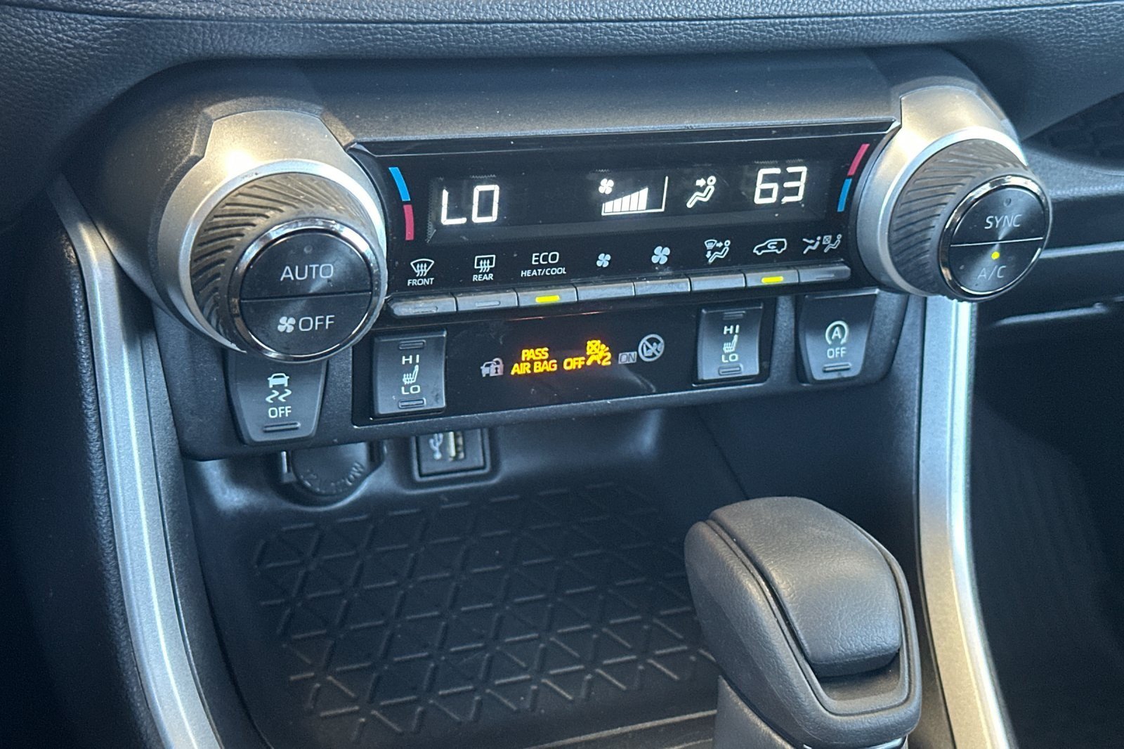 Certified 2024 Toyota RAV4 XLE w/ Convenience Package FWD image 19