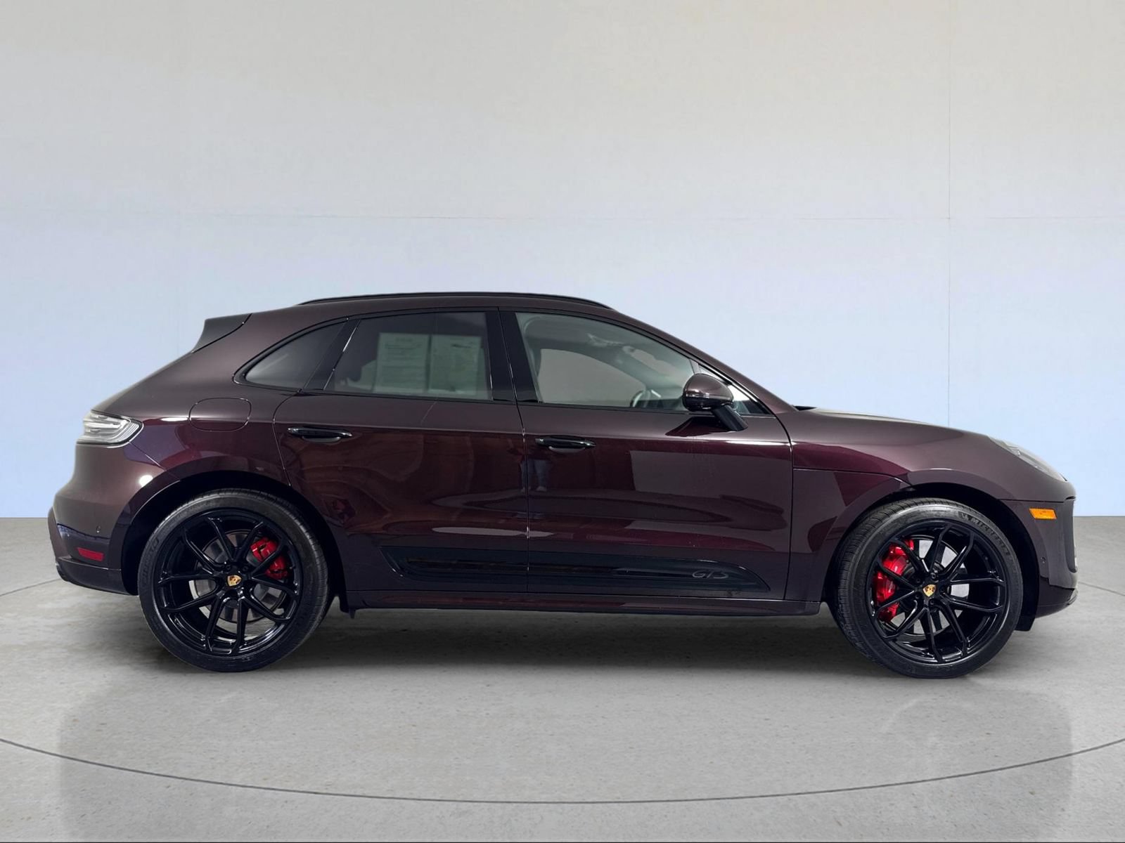 Certified 2025 Porsche Macan GTS AWD/4WD image 9