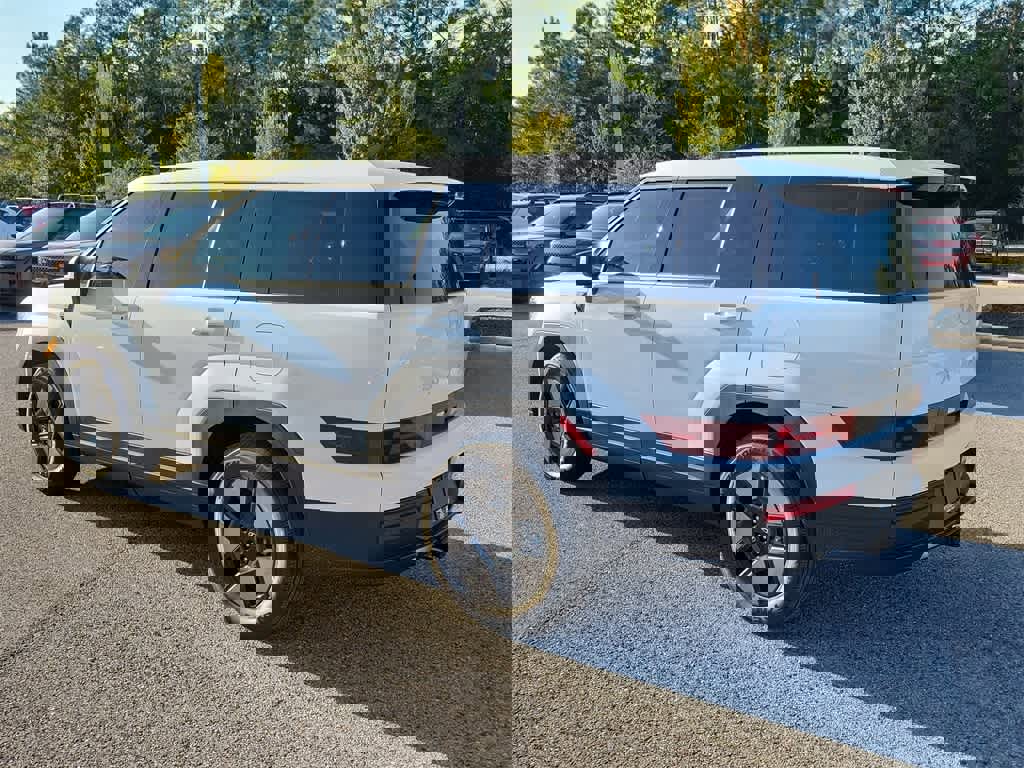 New 2026 Hyundai Santa Fe SE image 2