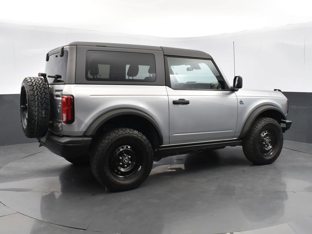 Used 2022 Ford Bronco Black Diamond image 4