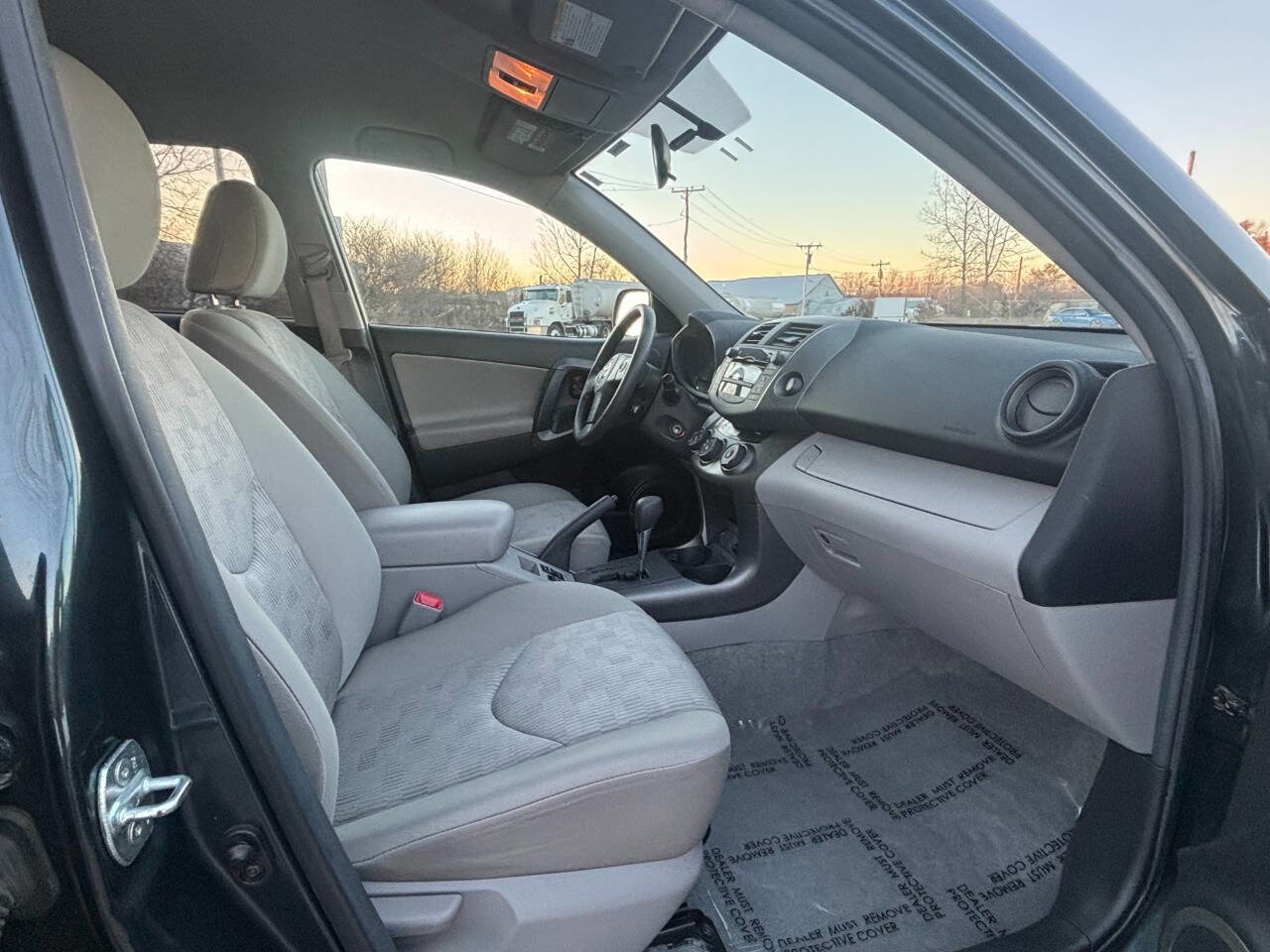 Used 2010 Toyota RAV4 4WD w/ Base L4 Extra Value Pkg image 17