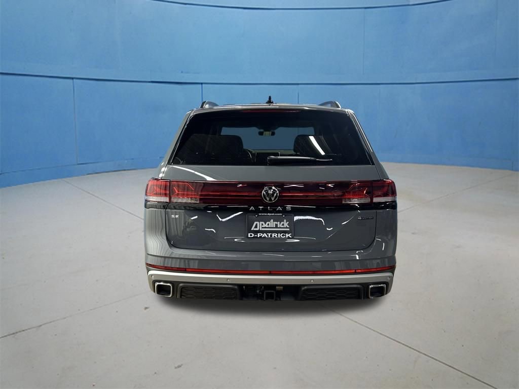 Used 2024 Volkswagen Atlas Peak Edition SE image 10
