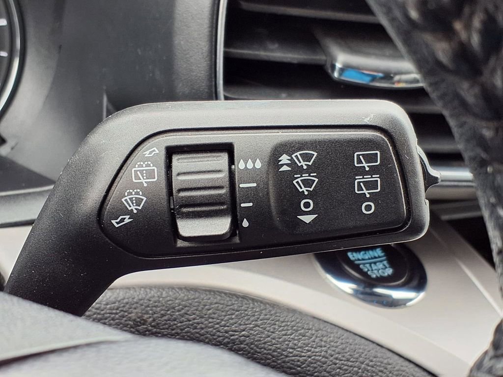 Certified 2022 Ford Explorer XLT w/ Equipment Group 202A image 25