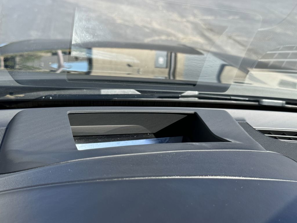 Used 2017 Bentley Bentayga image 41