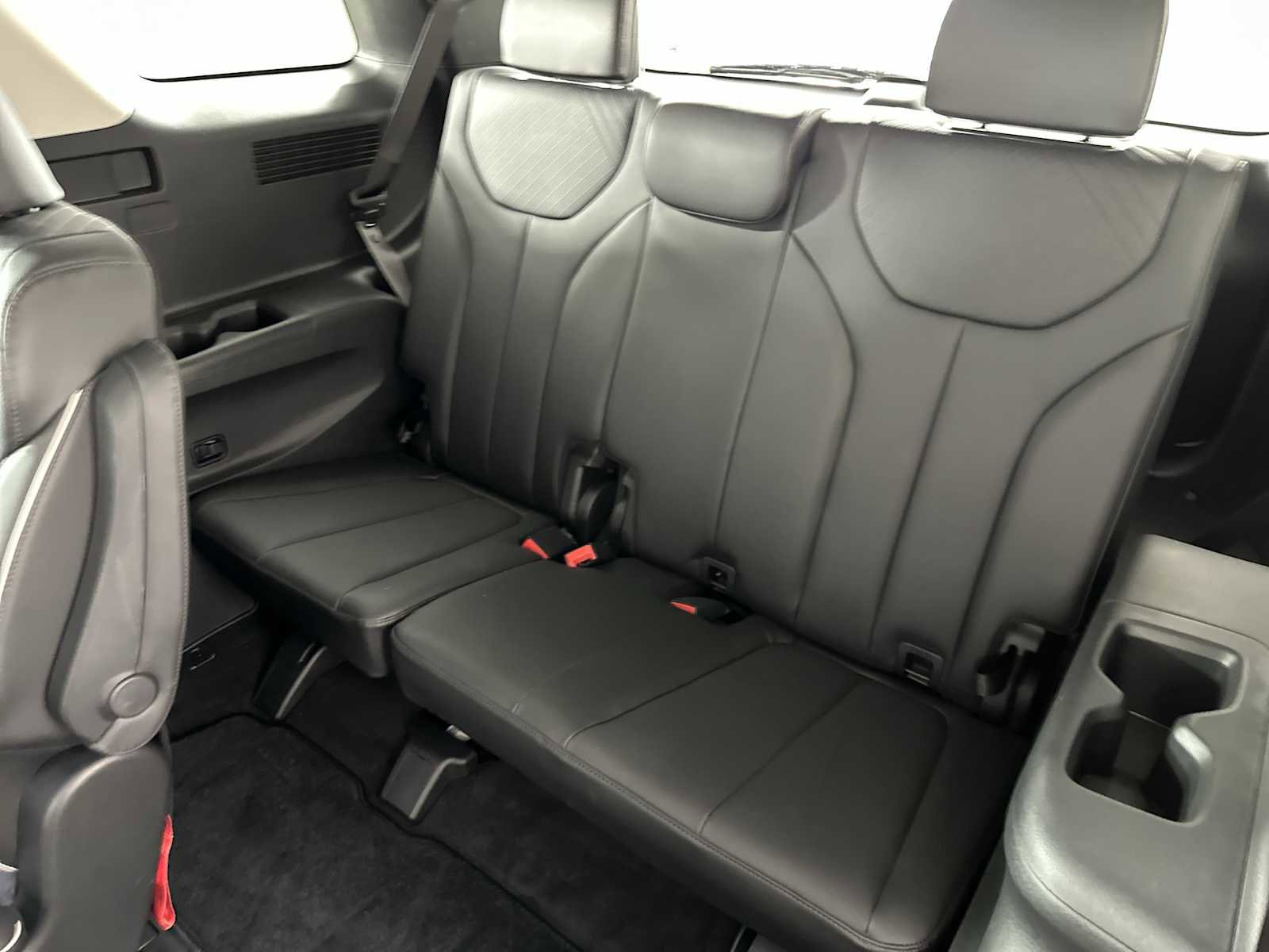 Used 2025 Hyundai Palisade SEL FWD image 24