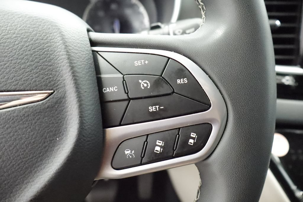 Certified 2023 Chrysler Pacifica Touring-L FWD image 20