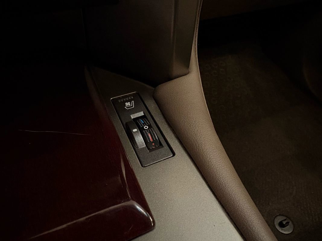 Used 2018 Lexus GX 460 Premium w/ Premium Package image 36