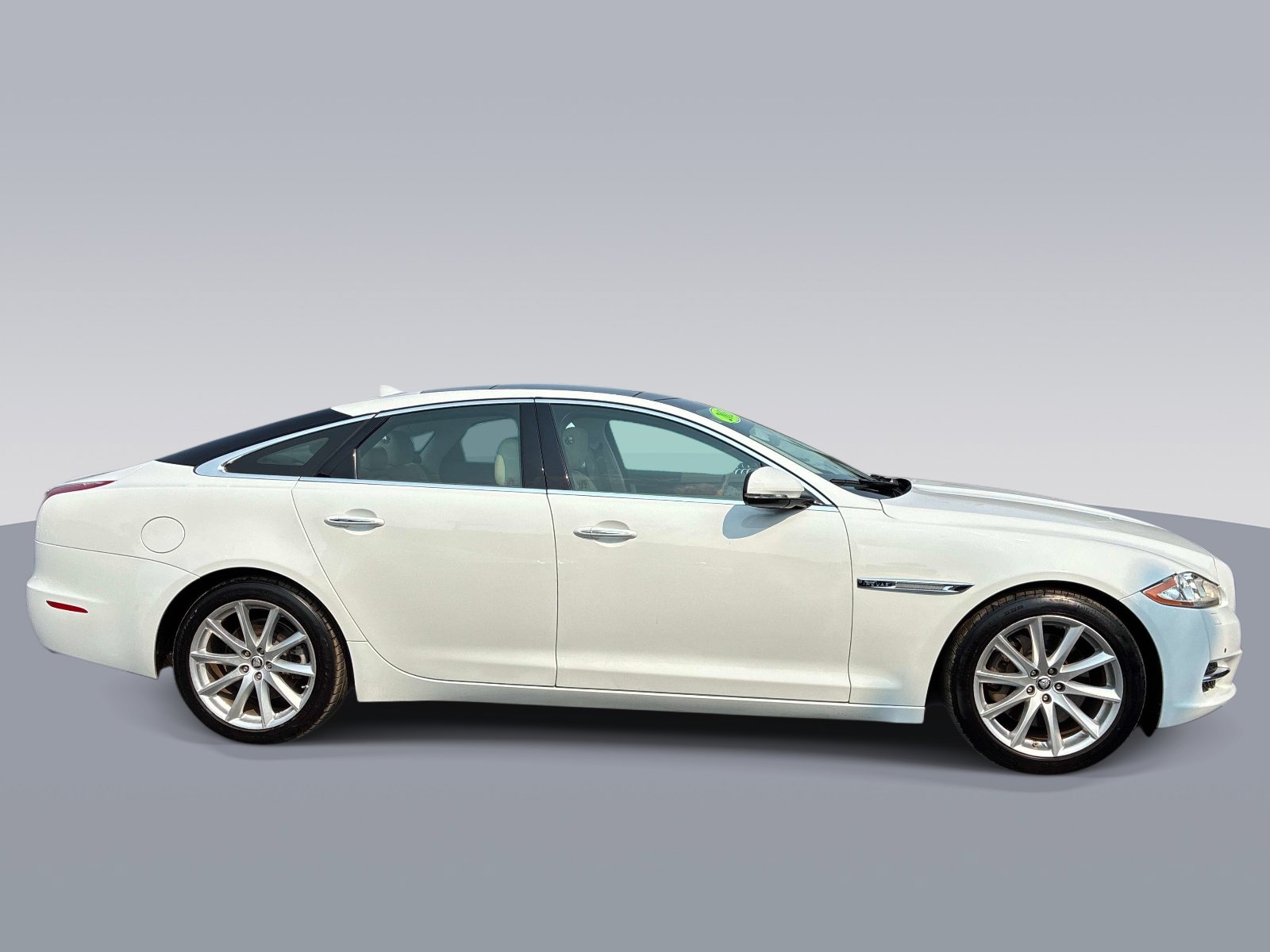 Used 2013 Jaguar XJ RWD image 8