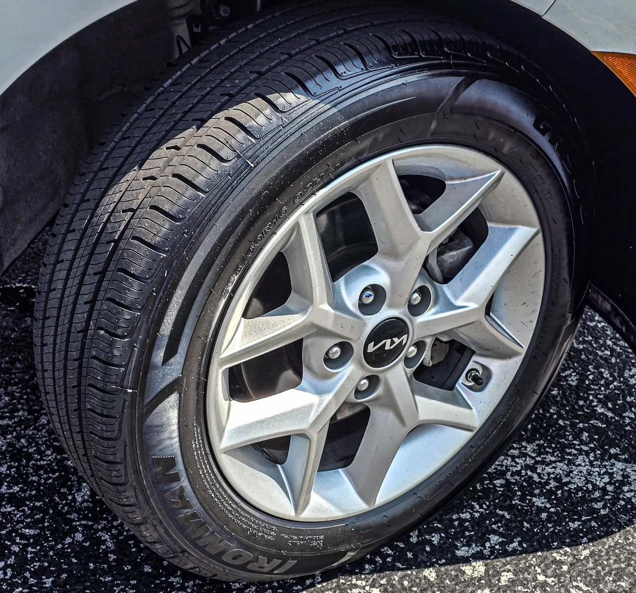 Used 2024 Kia Soul LX w/ Option Group 015 FWD image 7