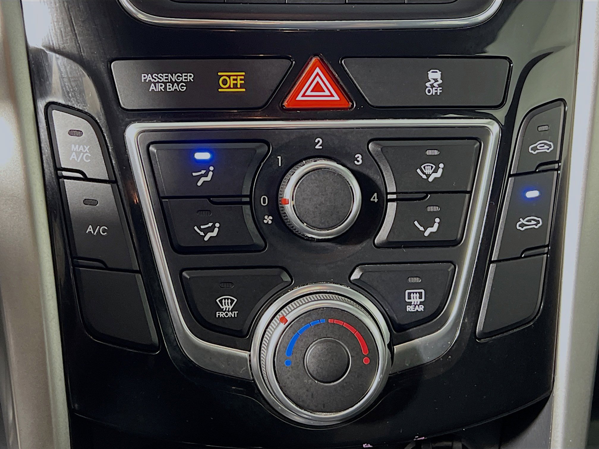 Used 2017 Hyundai Elantra GT image 24