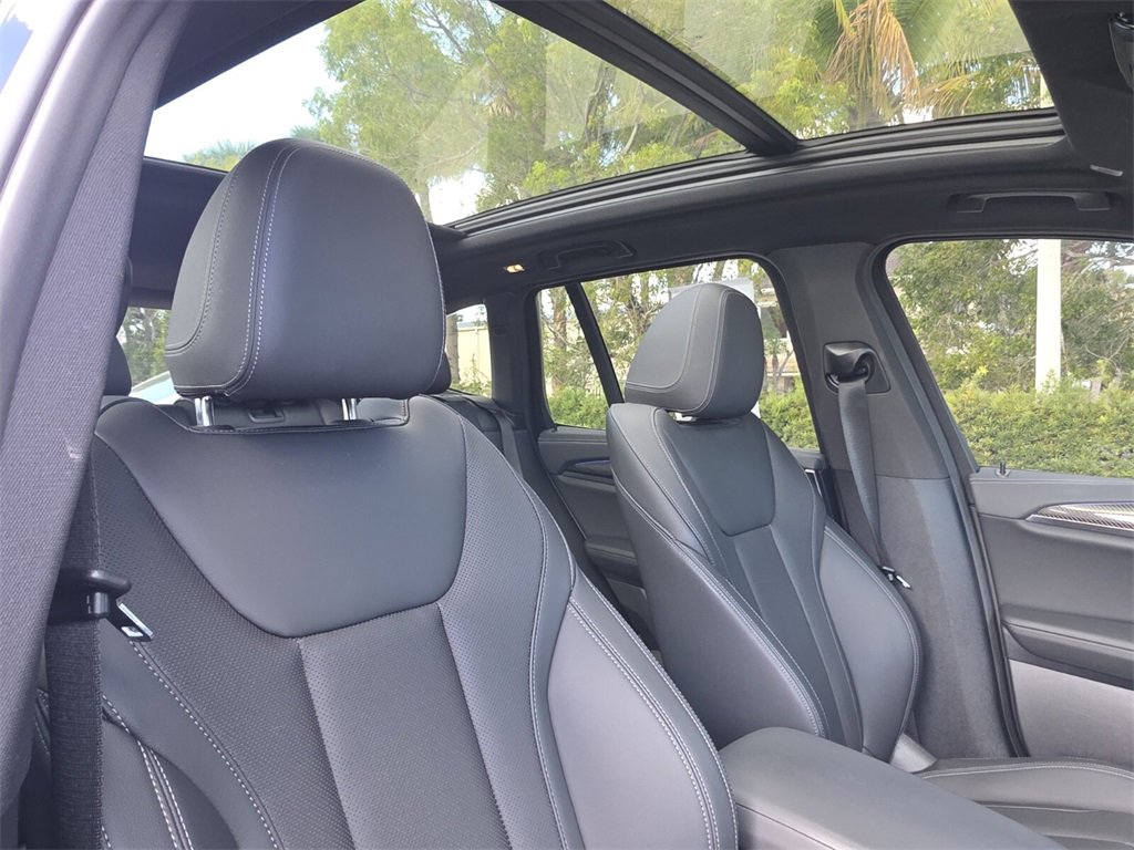 Used 2023 BMW X3 M40i w/ Premium Package image 11